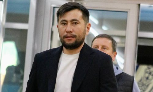 Алюетов жеңіліске өзі жауап беріп, жанкүйерлерден кешірім сұрады