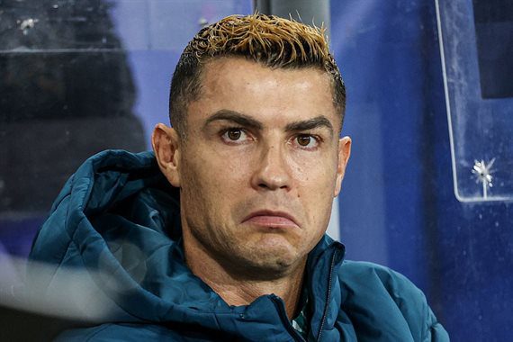 Криштиану Роналду Португалия құрамасының матчтарынан 30 күнге шеттетіліп, 255 еуро айыппұл салынды