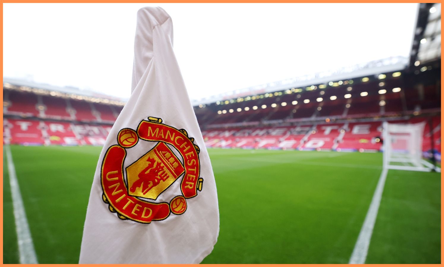Ex-Premier League boss becomes surprise name on Man United manager shortlist